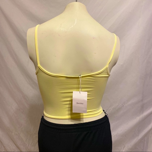 Cropped Yellow Tank Top - Picture 3 of 5